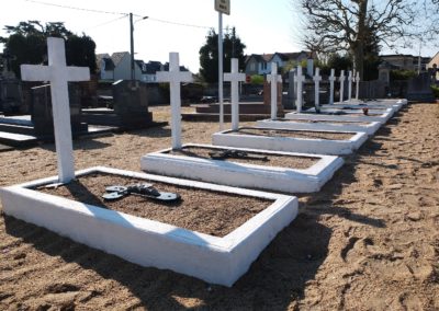 Blois Cimetière Vienne - Les tombes des 7 tirailleurs